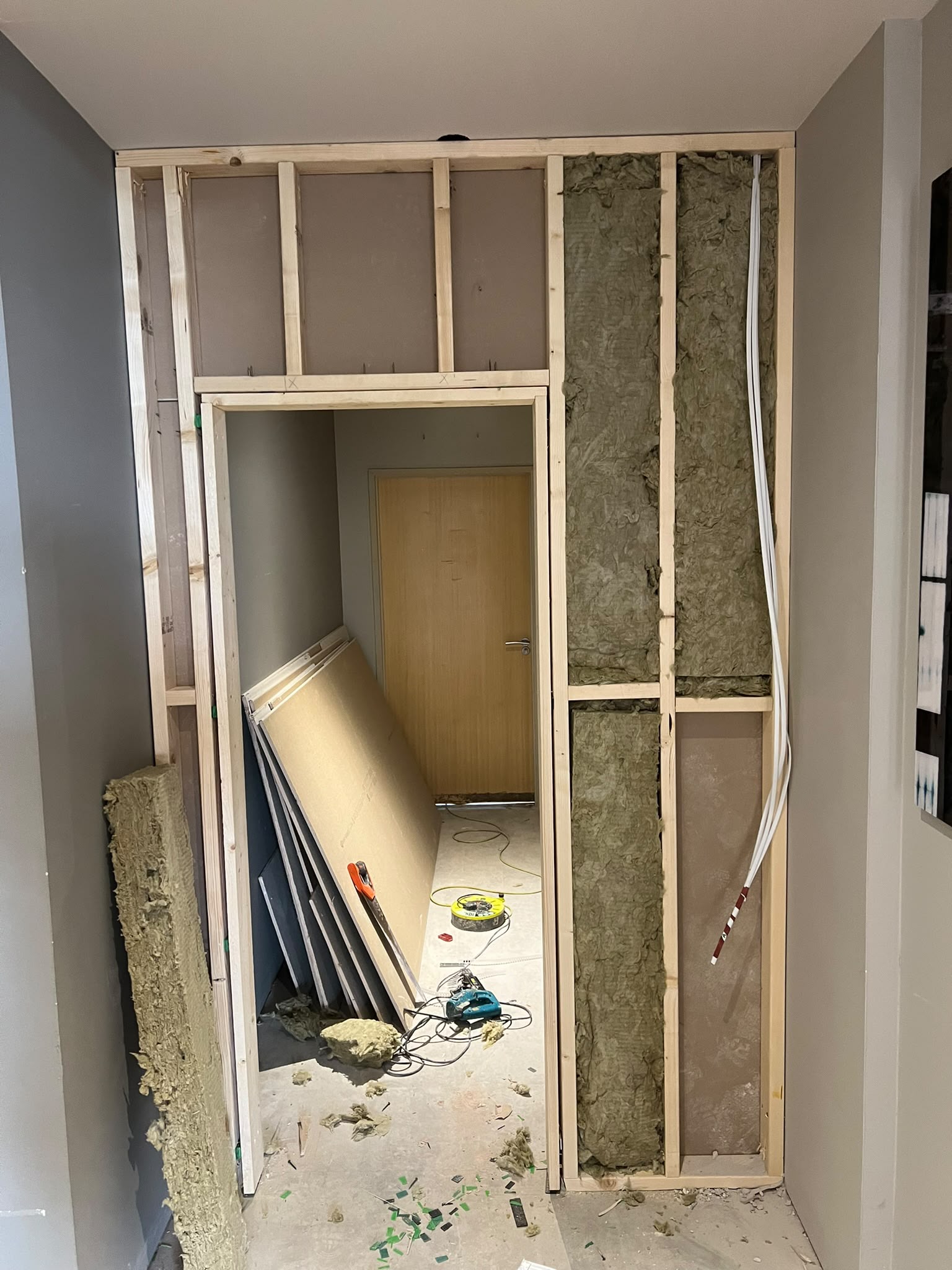 Commercial partition construction