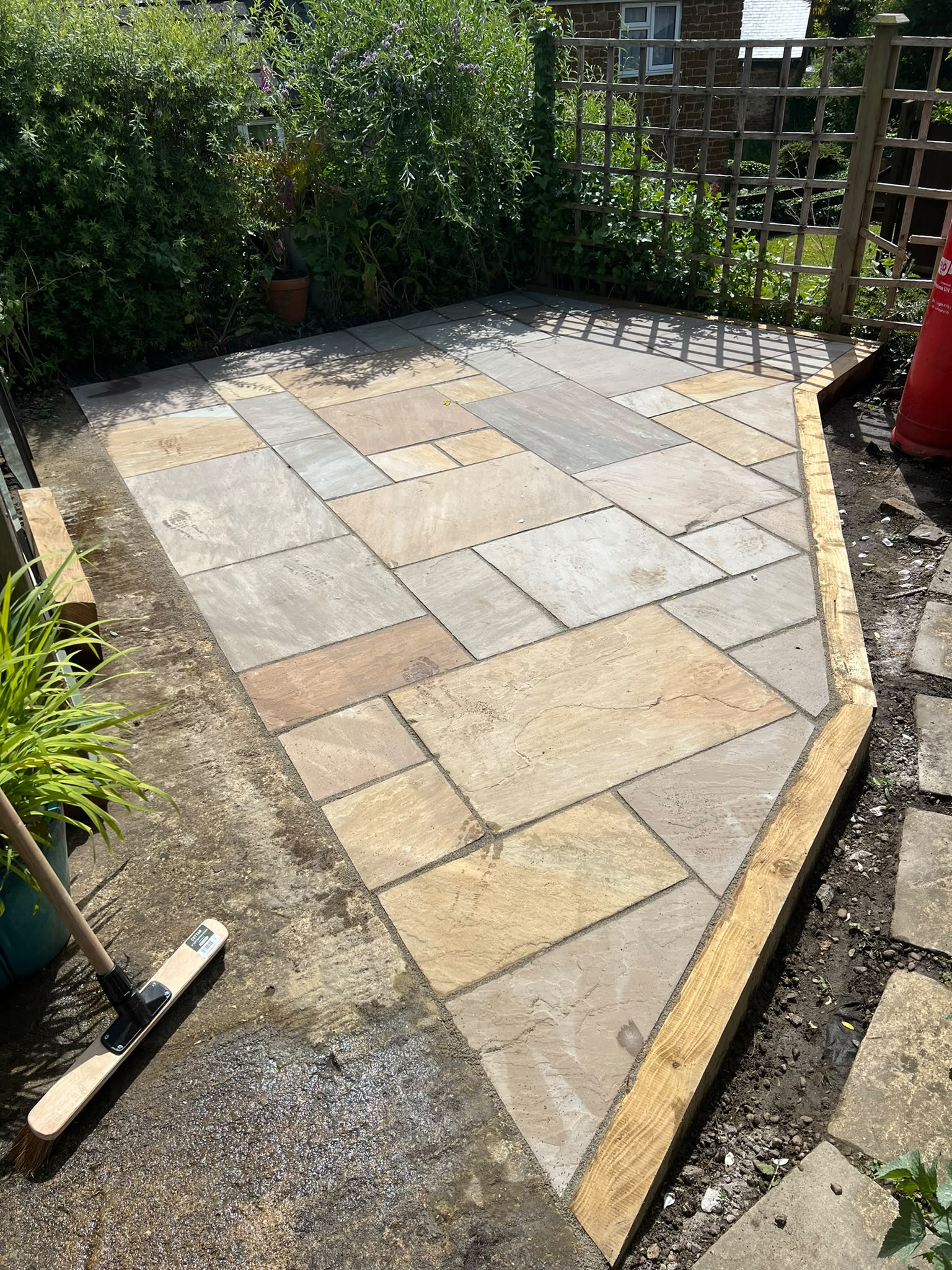 Curved patio