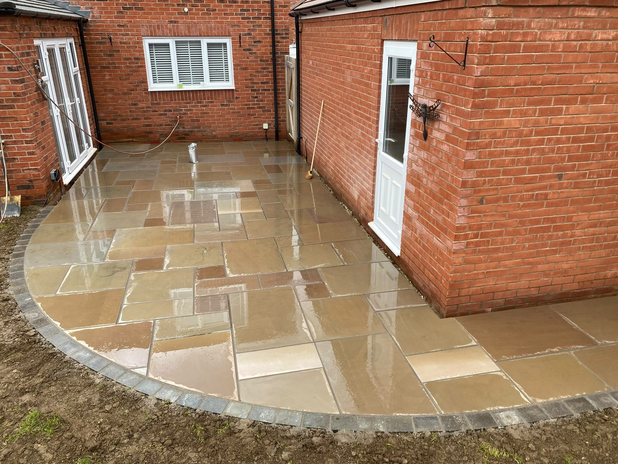 Curved terrace