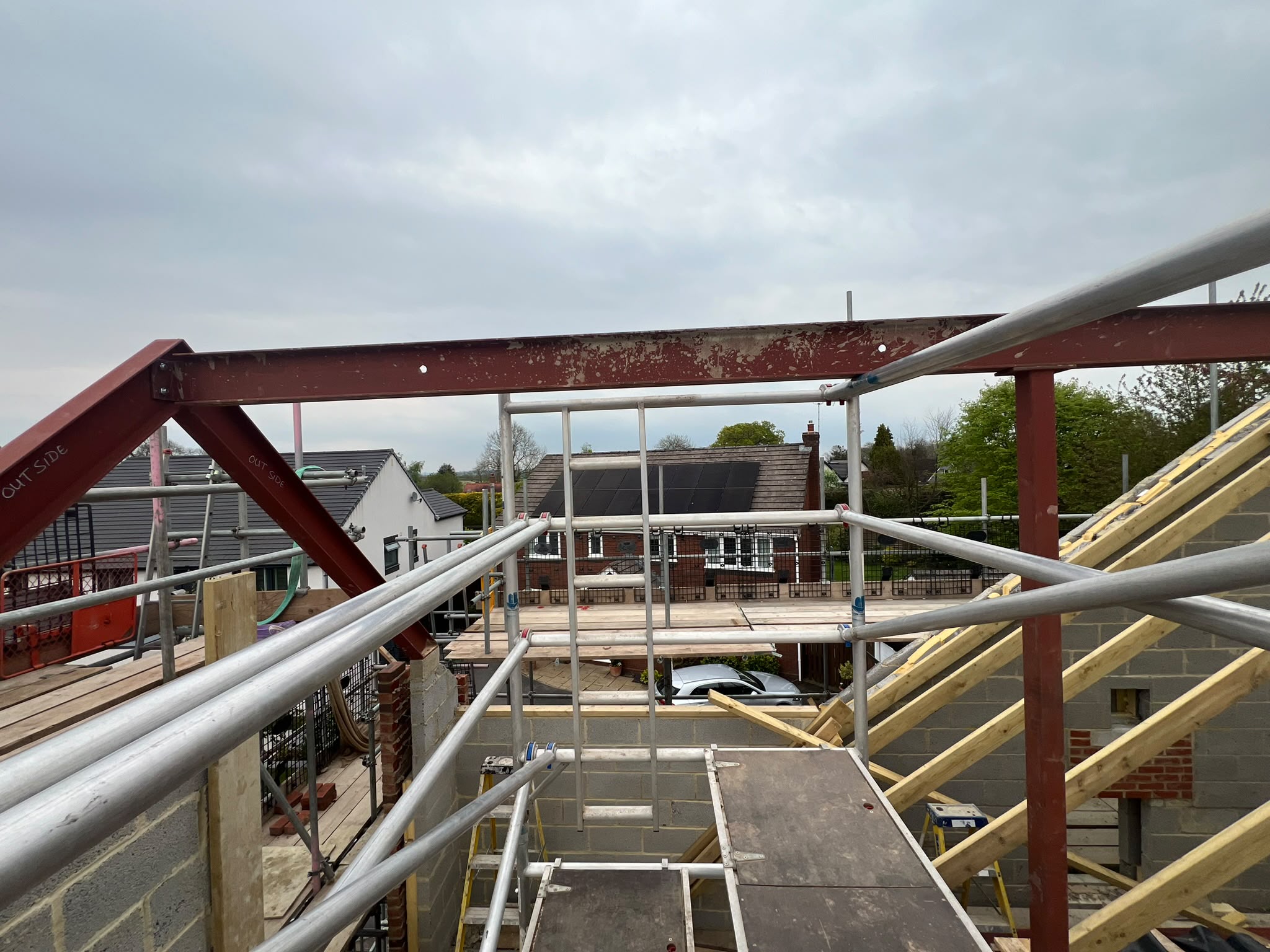 Steel roof frame installation